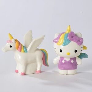 HELLO KITTY SHAKERS!